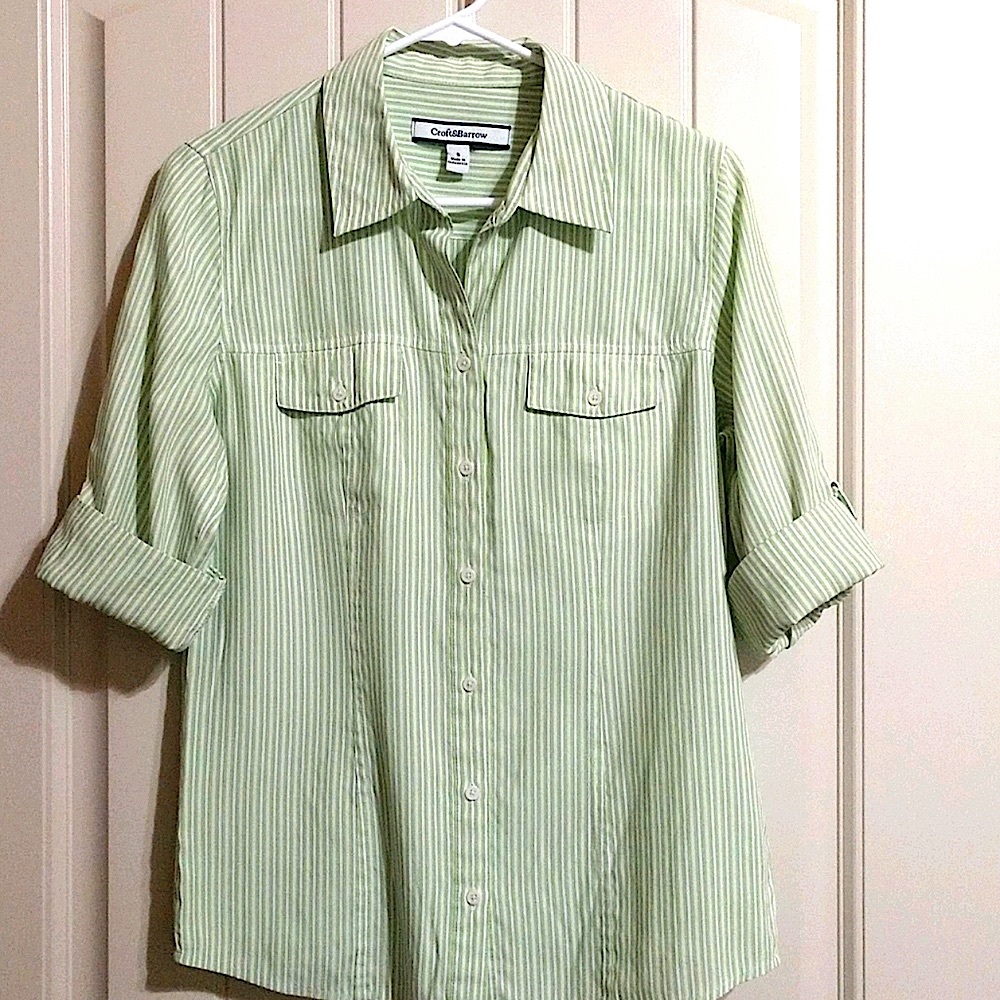 CROFT&BARROW Green & White Button Down Small Top